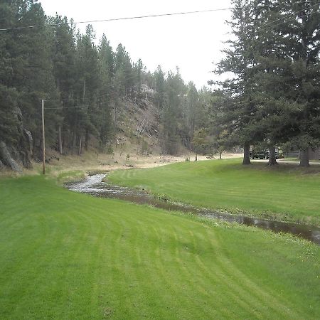 Calamity Peak Lodge Custer Exterior photo